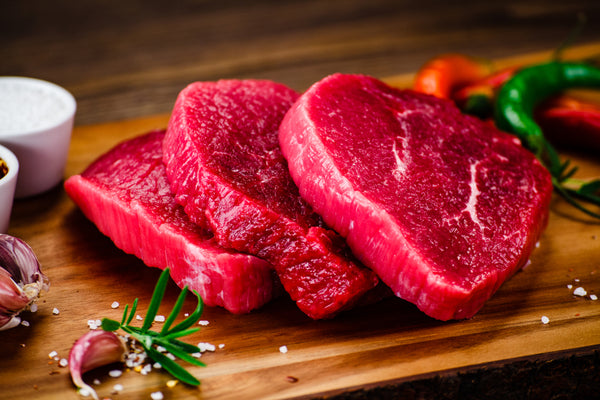 Raw red meat, one of the foods that cause hormonal imbalance.